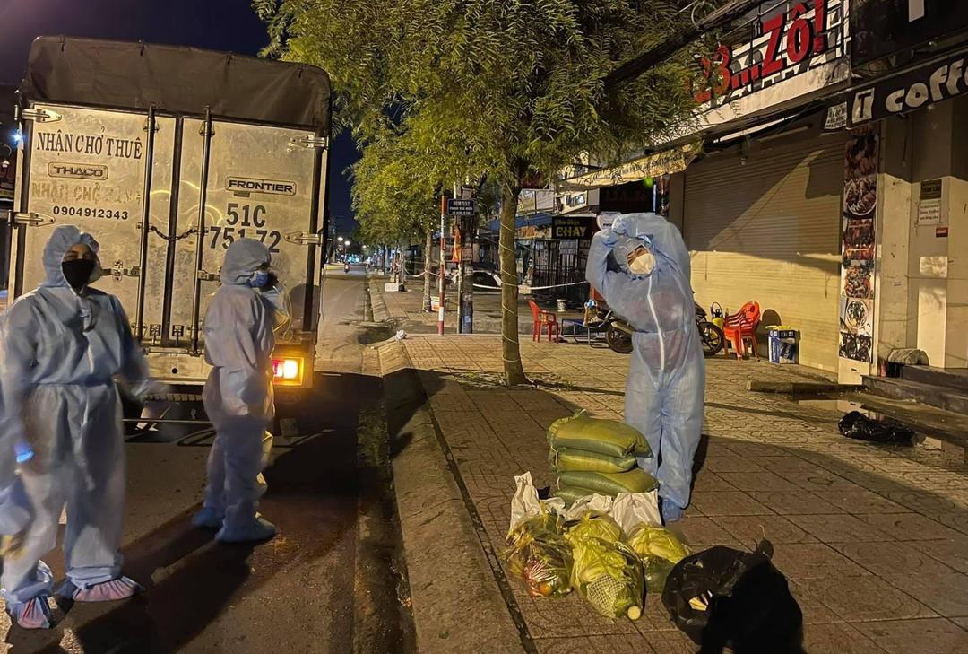 Ca sĩ Phi Nhung qua đời vì mắc COVID-19