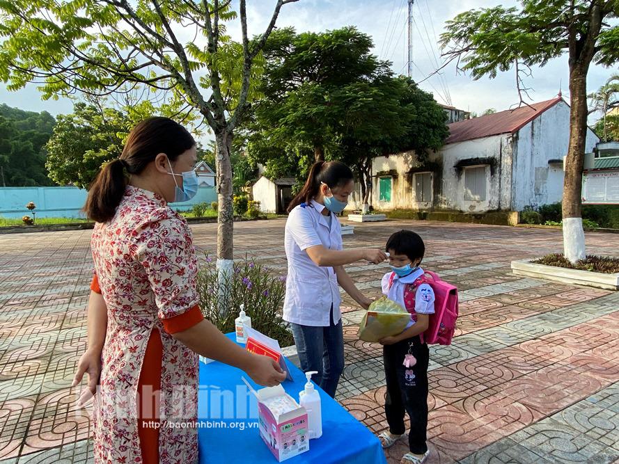 Trên 95% học sinh tới trường trong ngày đầu tiên của năm học mới