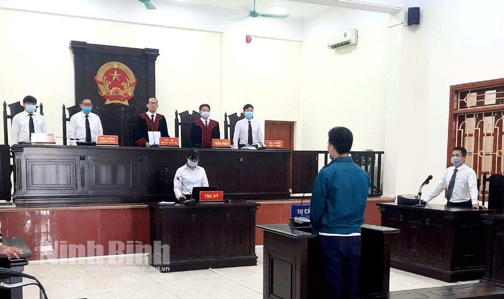 Lĩnh án 12 năm tù chỉ vì ghen tuông mù quáng