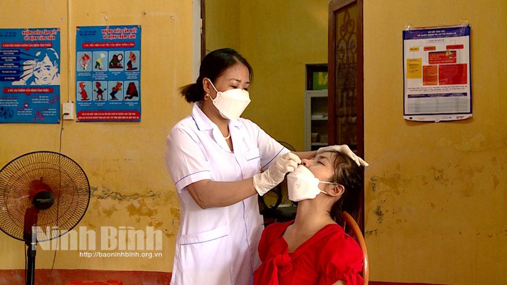 Thành phố Ninh Bình: Trên 1 nghìn cán bộ, giáo viên được test nhanh SARS-CoV-2