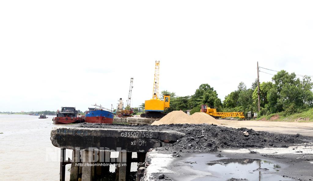 Bảo vệ đê điều, kỳ 2: Nan giải tình trạng "xẻ thịt" hành lang đê