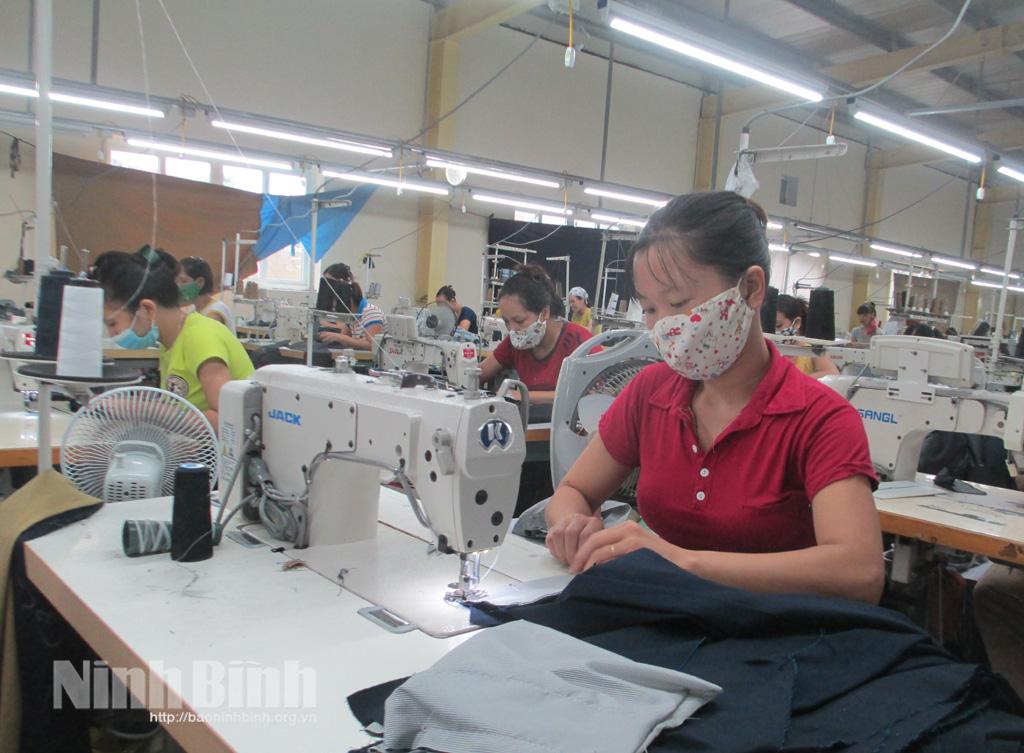 Giải quyết việc làm cho người lao động: Tiếp tục vượt chỉ tiêu được giao