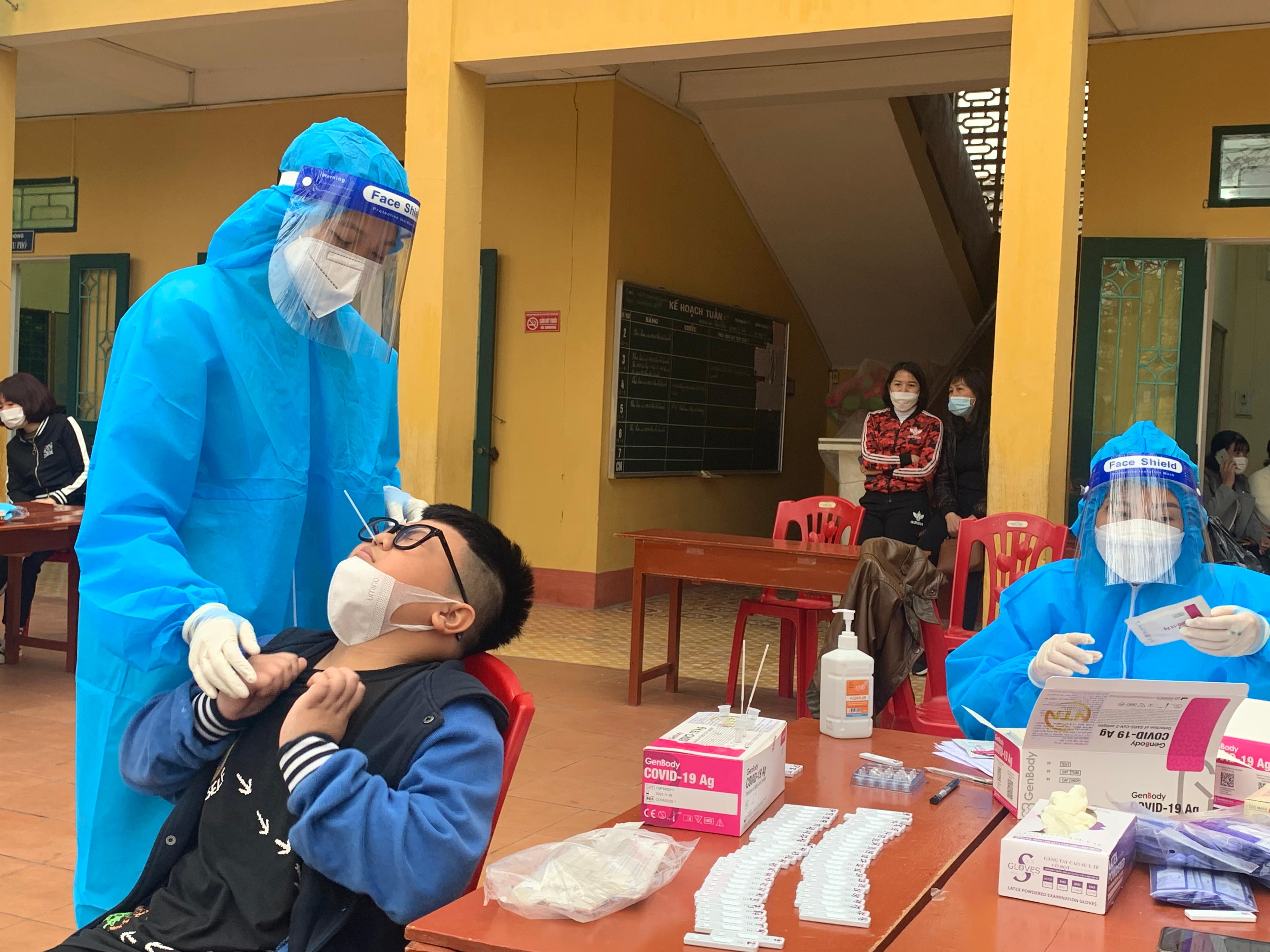Thành phố Ninh Bình tăng cường xét nghiệm sàng lọc, chủ động phòng, chống dịch