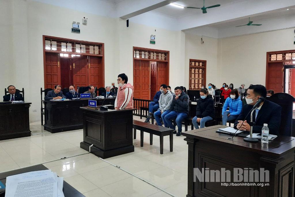 Đưa vụ việc vi phạm ở Quỹ Tín dụng thị trấn Me ra xét xử công khai