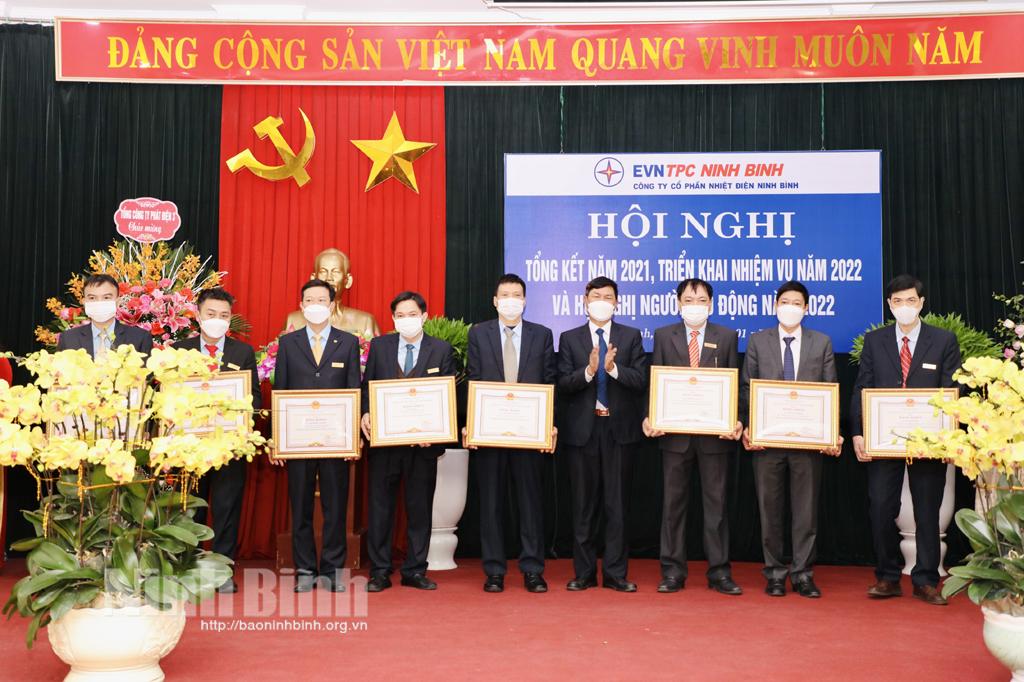 Công ty cổ phần Nhiệt điện Ninh Bình phấn đấu sản lượng điện phát ra đạt trên 365 triệu kWh