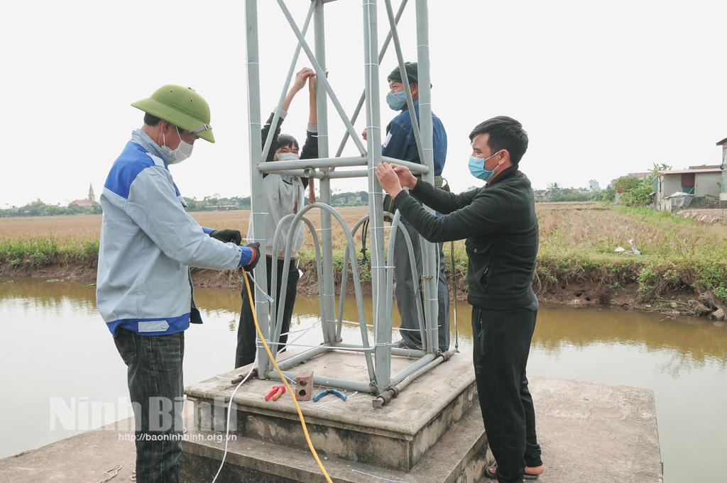 Người bí thư chi bộ trẻ gương mẫu, năng động