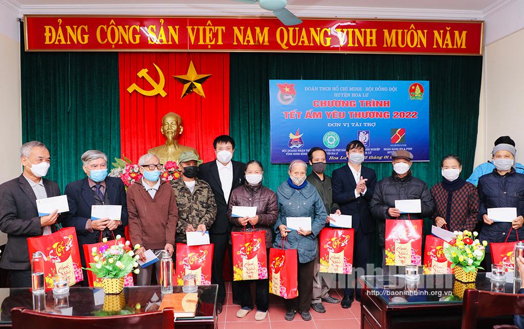 Huyện đoàn Hoa Lư tổ chức chương trình "Tết ấm yêu thương"