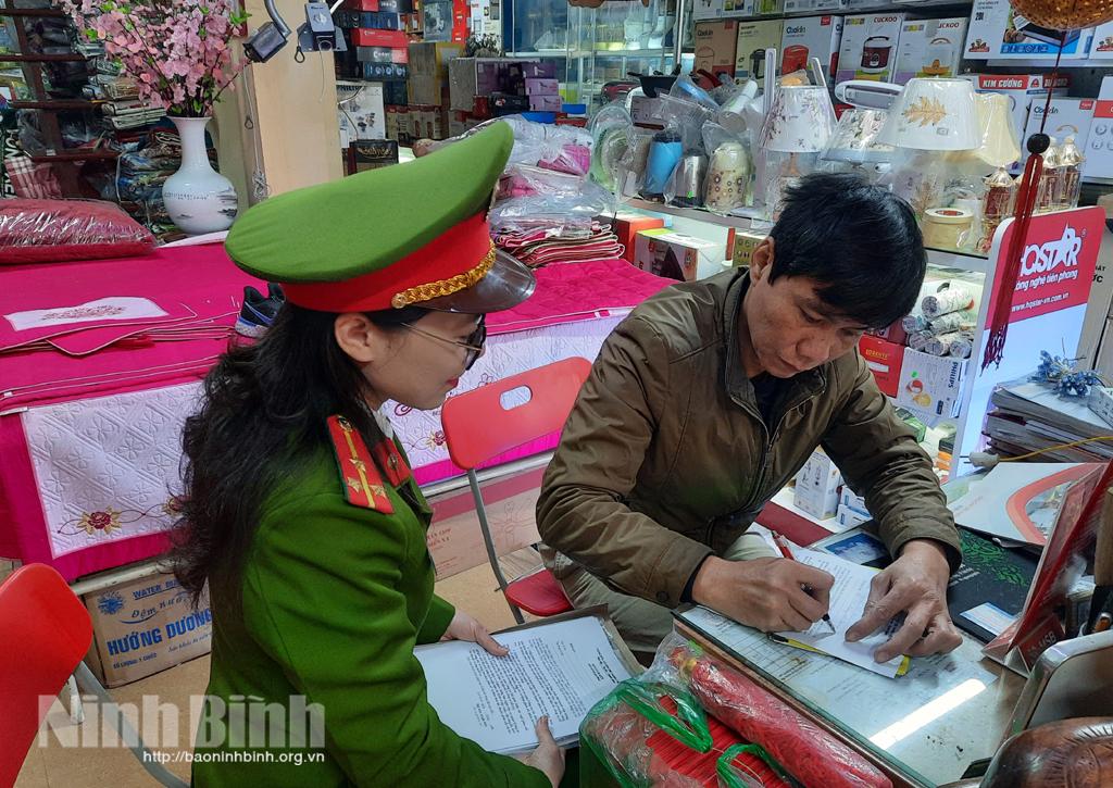 Kiên quyết đấu tranh với các vi phạm về pháo trong dịp Tết