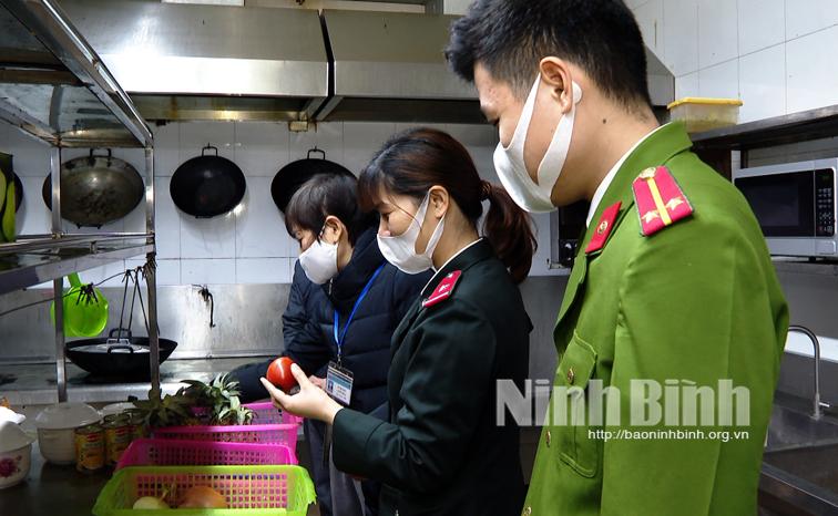 Không để thực phẩm không rõ nguồn gốc xuất hiện dịp Tết Nguyên đán