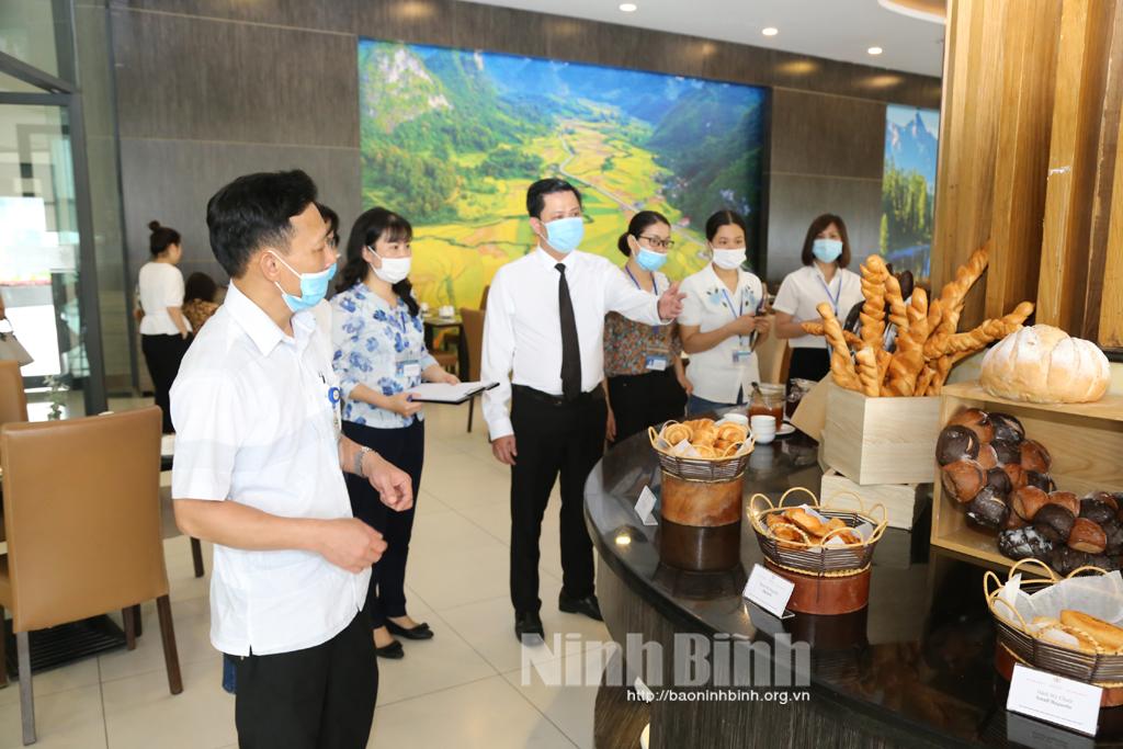 Kiểm soát chặt chẽ thực phẩm dịp Tết Nguyên đán trong mùa dịch