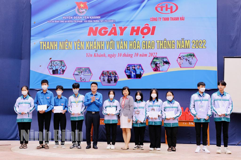 Ngày hội "Thanh niên Yên Khánh với văn hóa giao thông"
