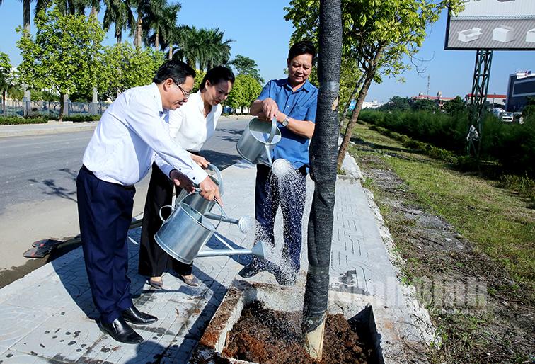 Phát động hưởng ứng Chiến dịch làm cho thế giới sạch hơn