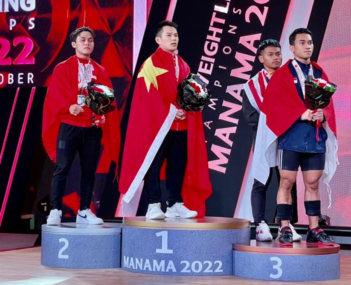 Local weightlifters win five golds at Asian championships 2022