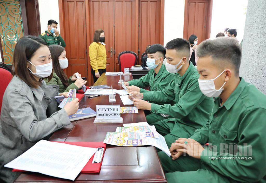 Vượt chỉ tiêu về giải quyết việc làm