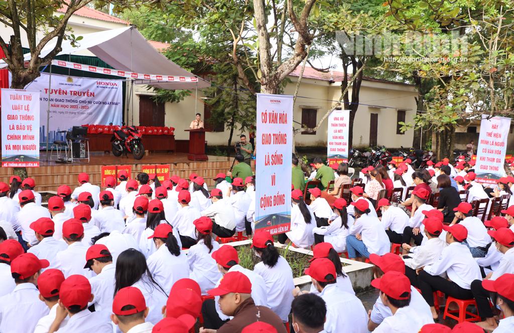 Tuyên truyền pháp luật về giao thông cho học sinh Trung tâm GDNN - GDTX huyện Yên Mô