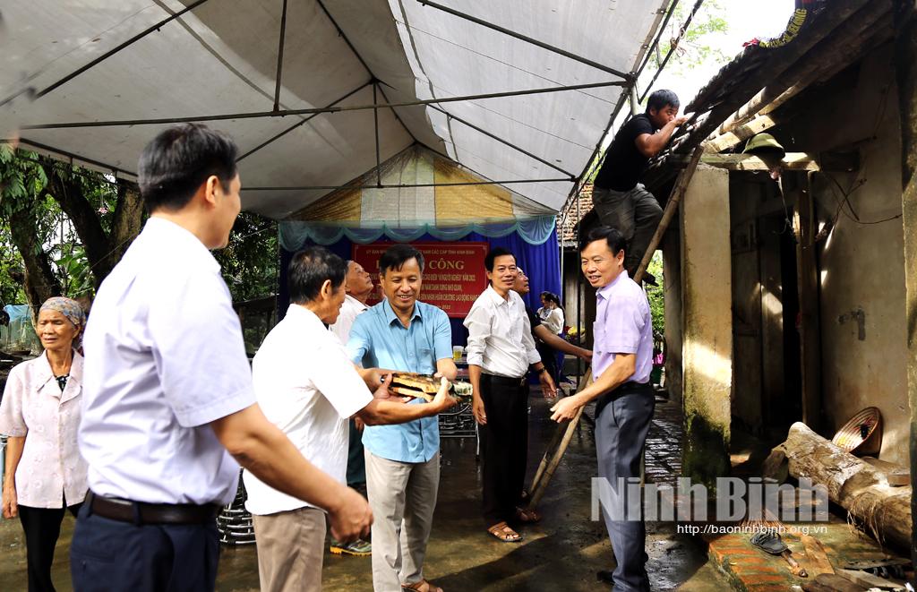 Khởi công xây nhà Đại đoàn kết cho hộ nghèo tại xã Văn Phú