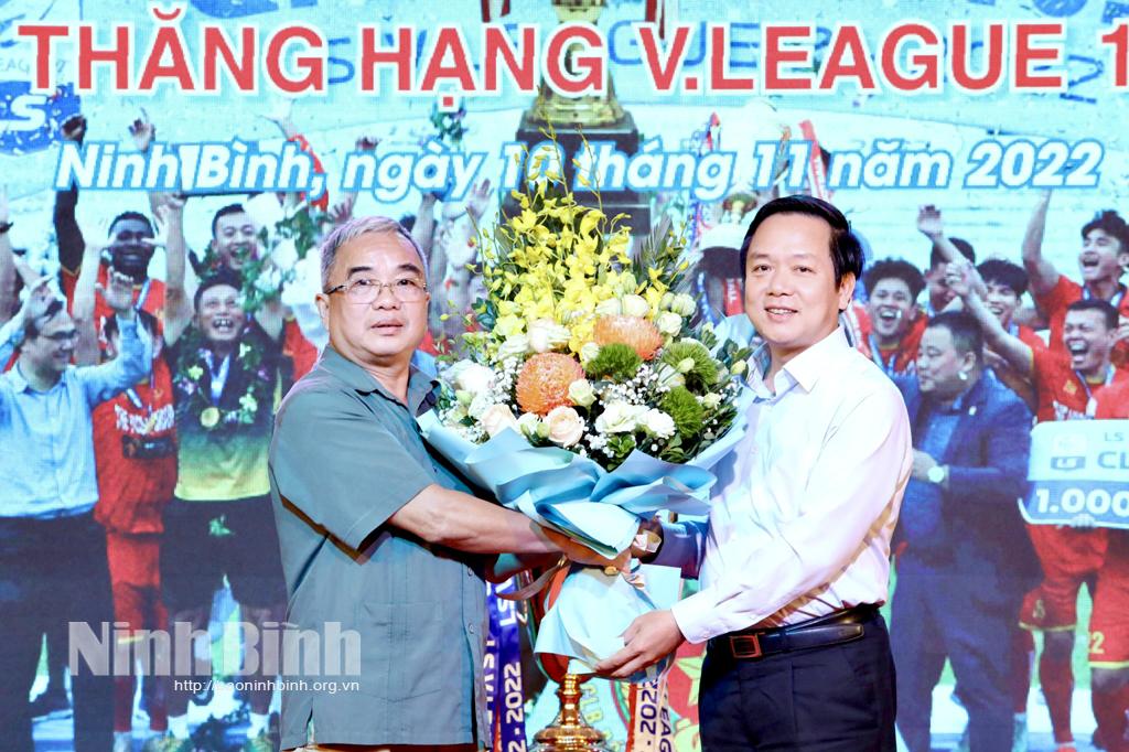 Liên hoan mừng công CLB Bóng đá Công an Nhân dân vô địch Vleague 2, thăng hạng Vleague 1