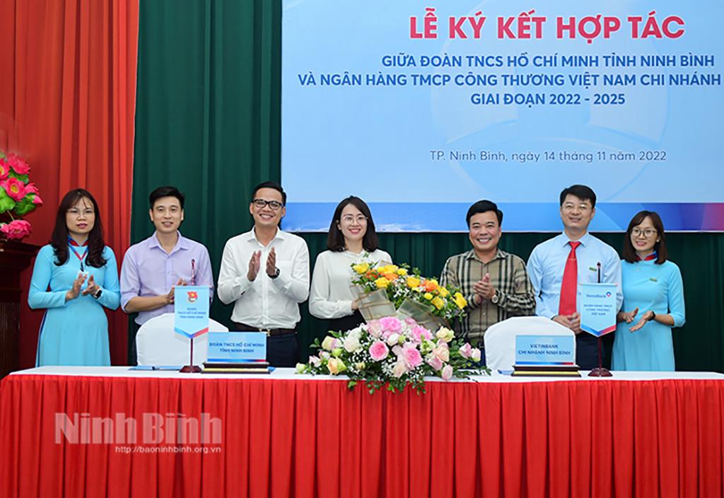 Ký kết chương trình hợp tác giữa Tỉnh đoàn và Vietinbank Ninh Bình