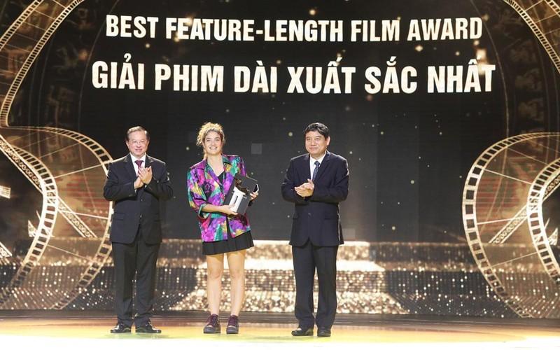 Phim "Paloma" của Brazil giành giải Phim xuất sắc nhất Liên hoan phim quốc tế Hà Nội 2022