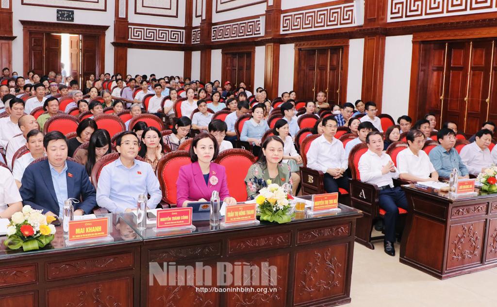 Đoàn đại biểu Quốc hội tỉnh tiếp xúc cử tri huyện Hoa Lư