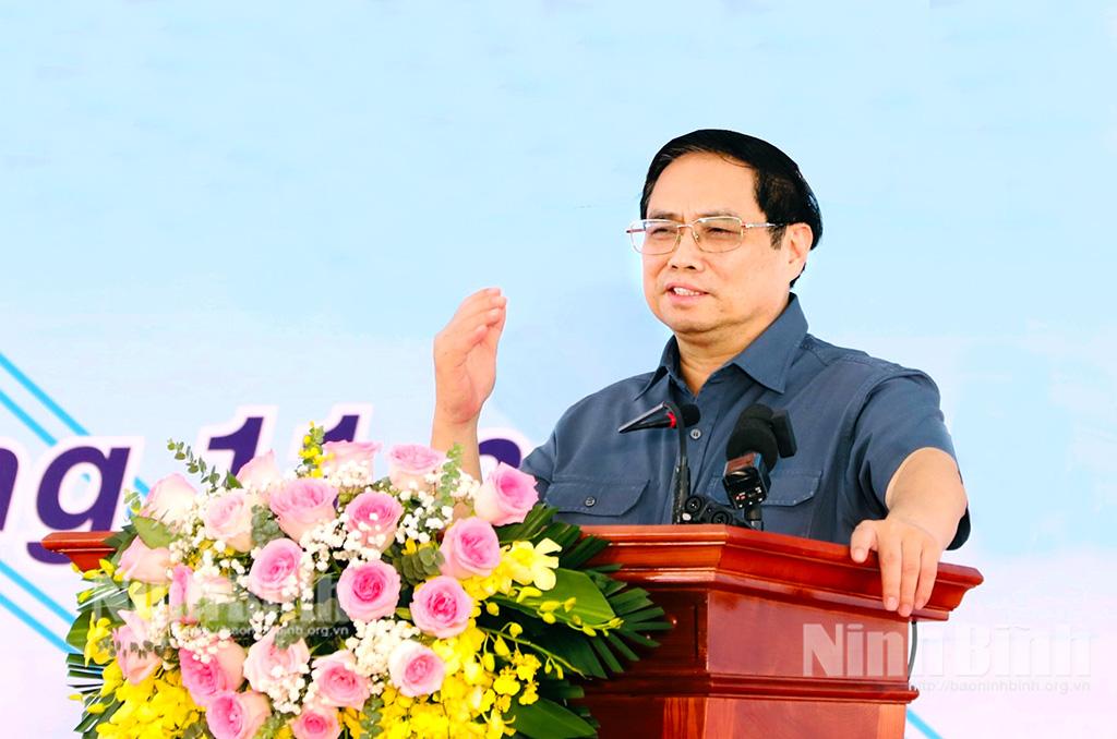 Thủ tướng Chính phủ phát động Phong trào thi đua "Đẩy mạnh phát triển kết cấu hạ tầng đồng bộ, hiện đại; thực hành tiết kiệm, chống lãng phí"