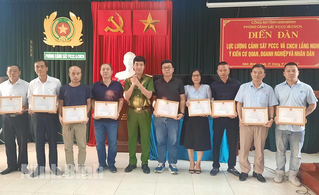 Diễn đàn lực lượng Cảnh sát PCCC và CNCH lắng nghe ý kiến của nhân dân