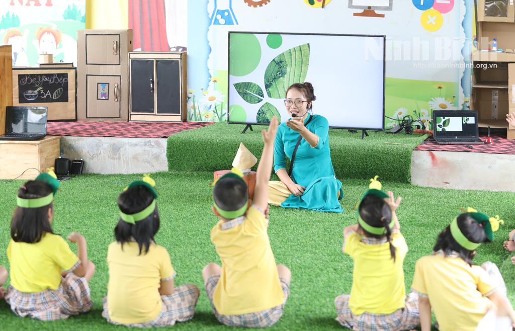 Hoa Lư tổ chức chuyên đề ứng dụng phương pháp giáo dục STEAM cho trẻ mầm non