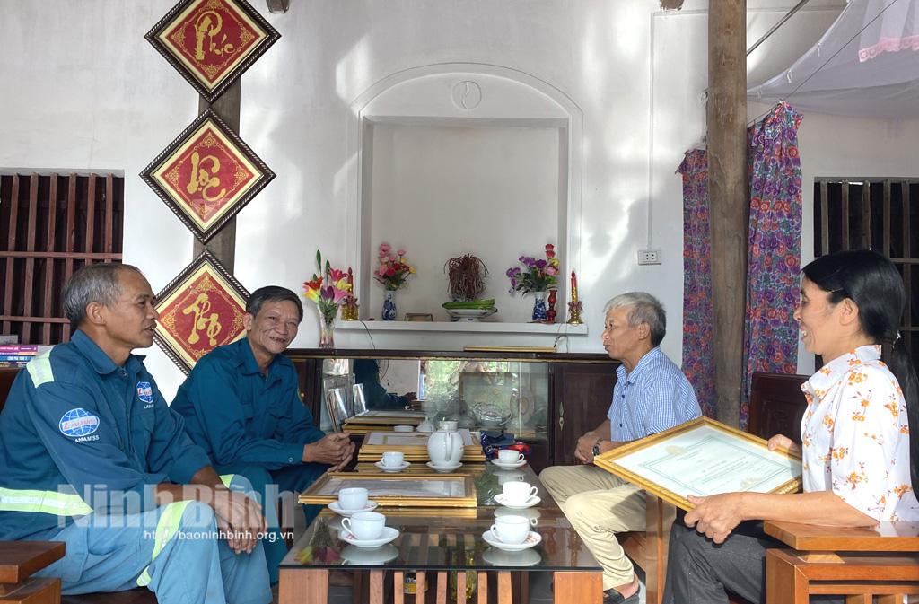 Cha mẹ làm nông, nuôi con thành tiến sĩ