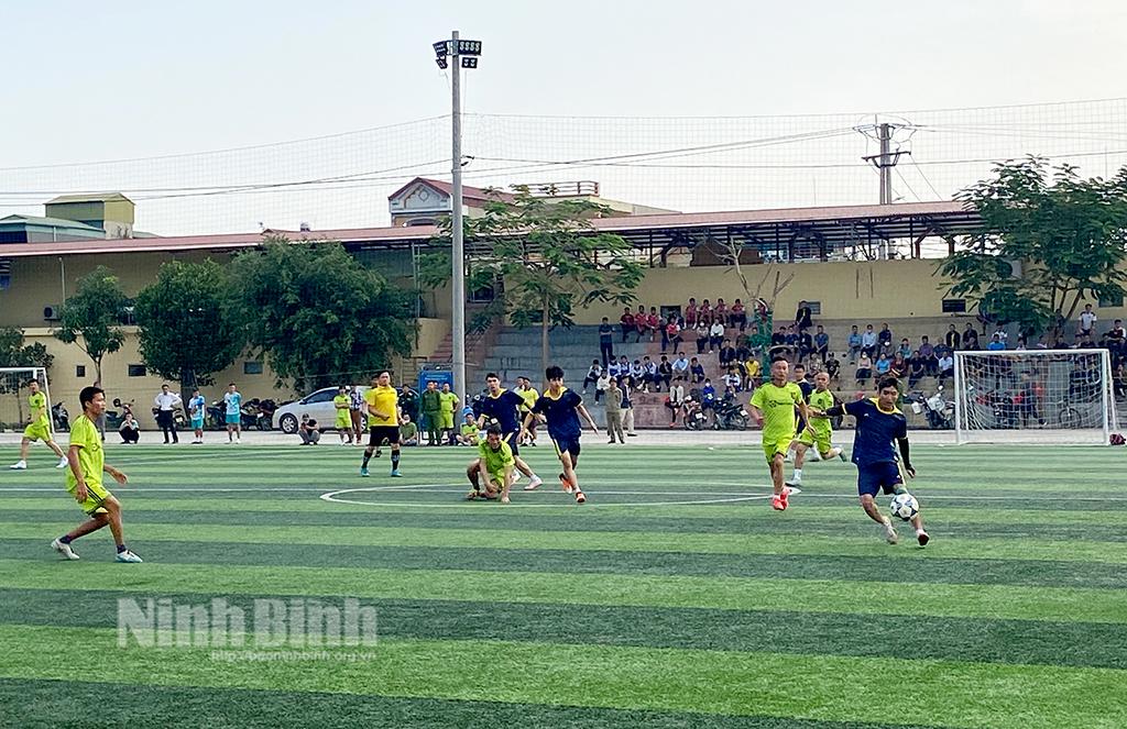 Khai mạc vòng chung kết Giải bóng đá thanh niên huyện Nho Quan năm 2022