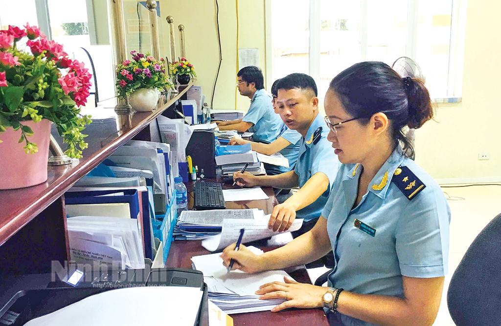 Nỗ lực hoàn thành nhiệm vụ thu thuế xuất, nhập khẩu