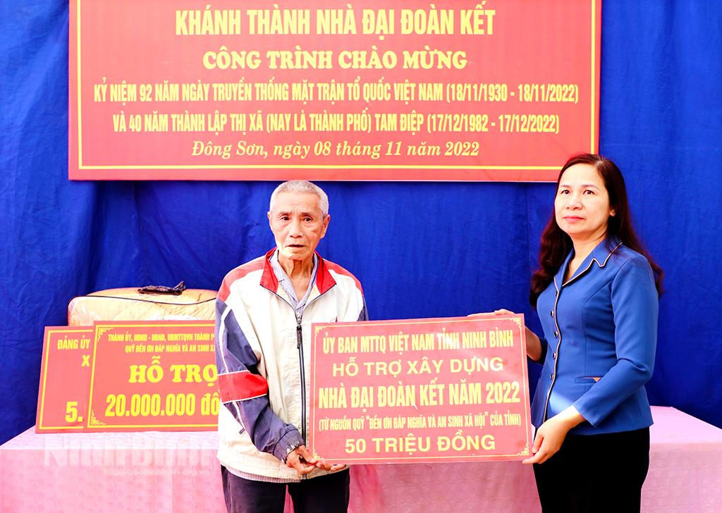 Khánh thành nhà "Đại đoàn kết" cho gia đình có hoàn cảnh khó khăn