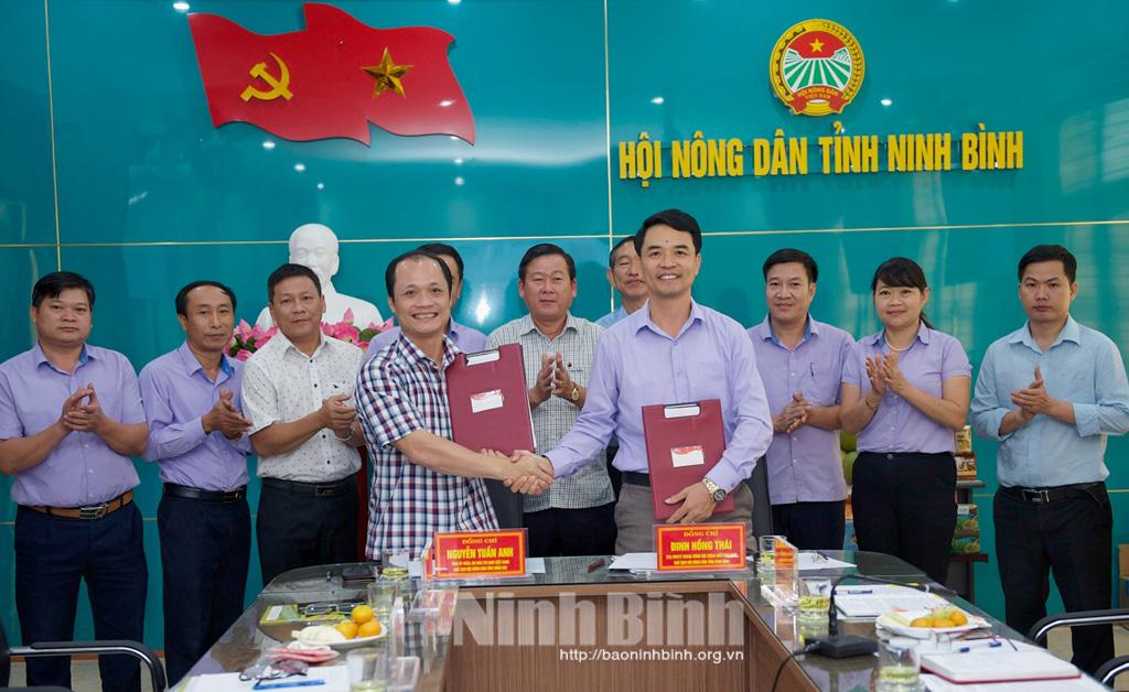 Hội Nông dân tỉnh Ninh Bình ký kết chương trình phối hợp với Hội Nông dân tỉnh Đồng Nai