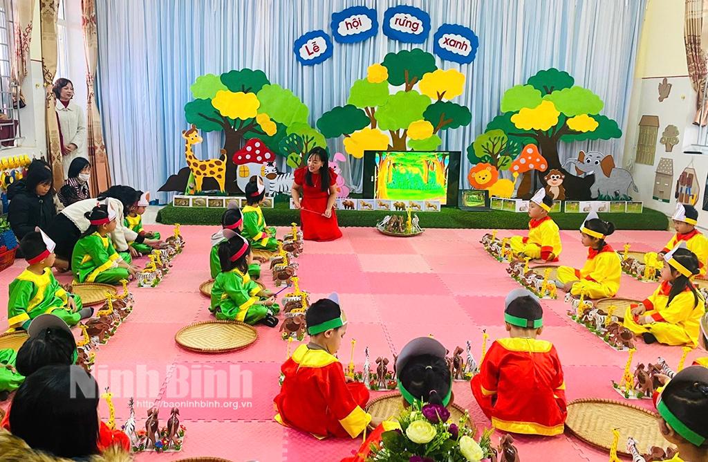 Hoa Lư tổ chức sinh hoạt chuyên môn bồi dưỡng nâng cao năng lực cho cán bộ quản lý và giáo viên mầm non
