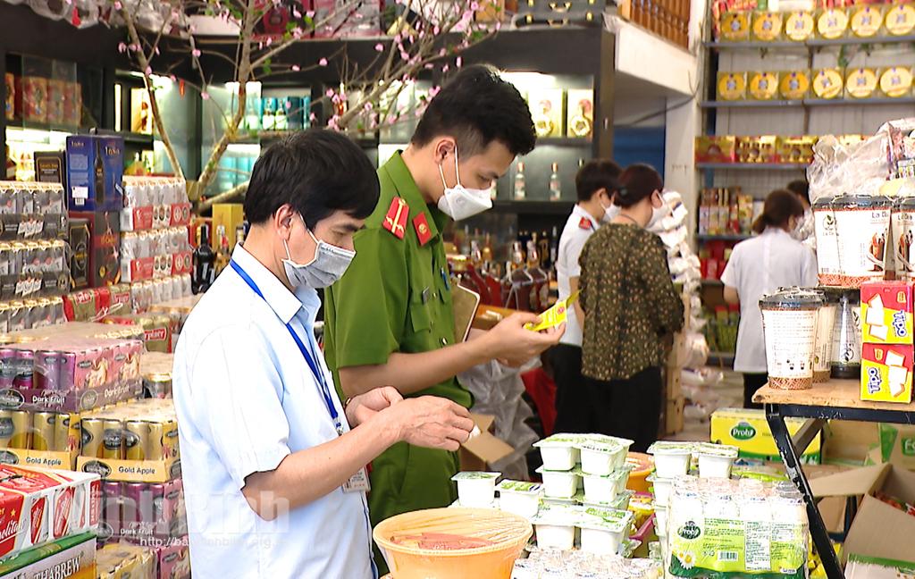 Tăng cường kiểm tra, bảo đảm an toàn thực phẩm Tết Nguyên đán Quý Mão và mùa lễ hội Xuân 2023