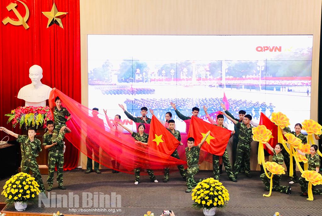 Thành phố Ninh Bình gặp mặt cán bộ quân đội nghỉ hưu, nghỉ công tác trên địa bàn