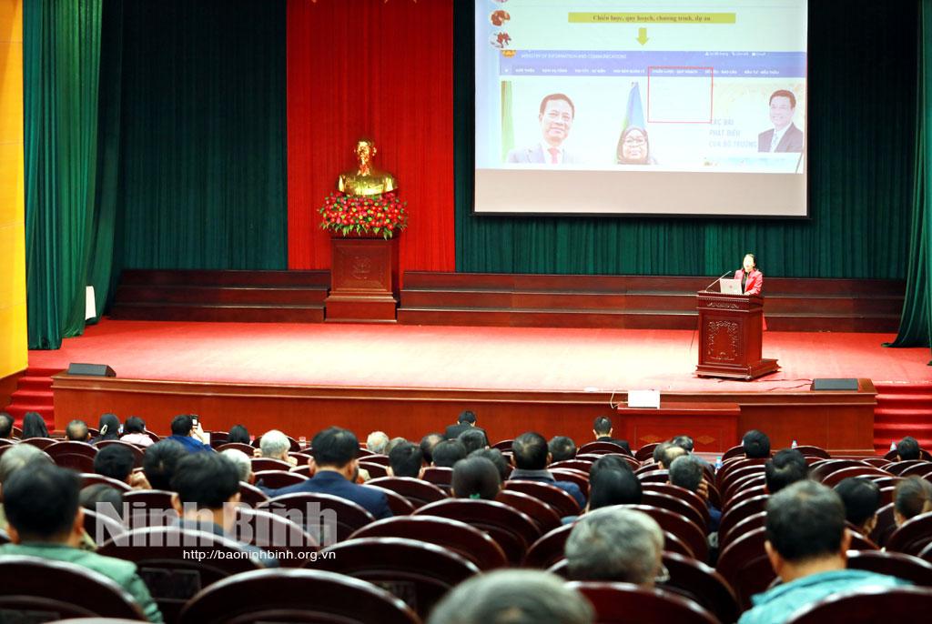 Gia Viễn tổ chức các lớp tập huấn về chuyển đổi số, kỹ năng truyền thông về giảm nghèo thông tin