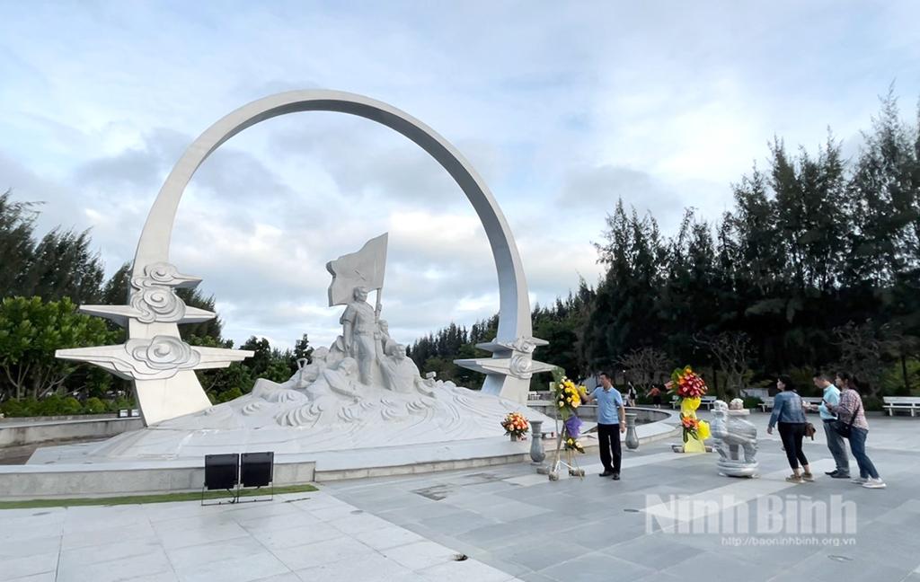 Khu tưởng niệm các chiến sỹ Gạc Ma - Địa chỉ đỏ giáo dục chủ quyền biển đảo