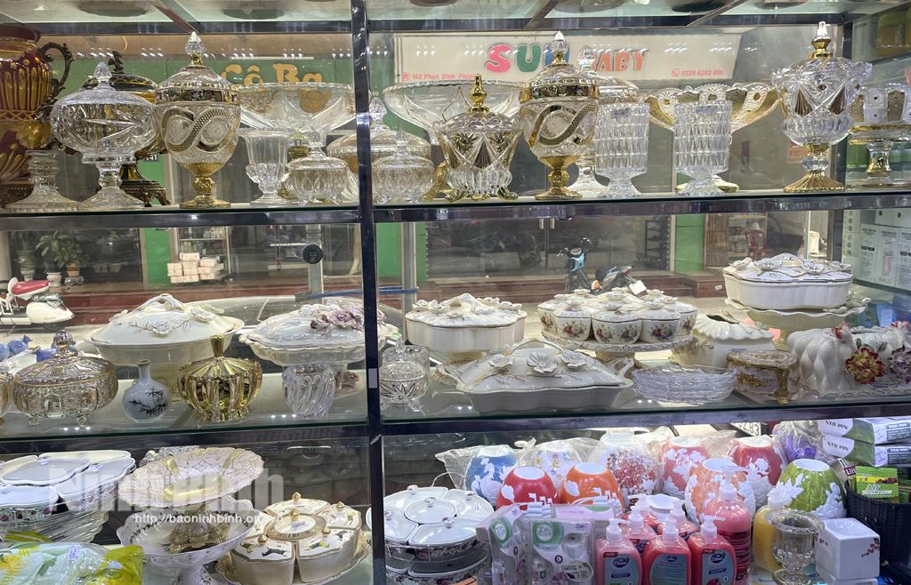 Phong phú sản phẩm khay đựng bánh, kẹo, hoa quả ngày Tết