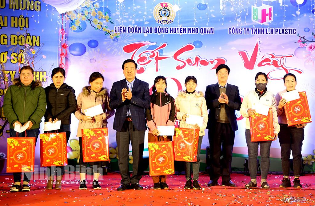 LĐLĐ huyện Nho Quan tổ chức chương trình Tết sum vầy, Xuân gắn kết năm 2023