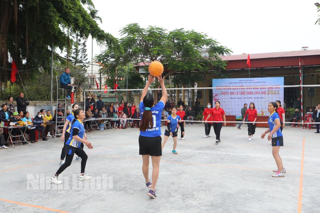 Giải bóng chuyền hơi các CLB huyện Hoa Lư chào năm mới 2023