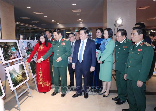 Trao giải Cuộc thi và triển lãm ảnh nghệ thuật cấp quốc gia 'Tự hào một dải biên cương'