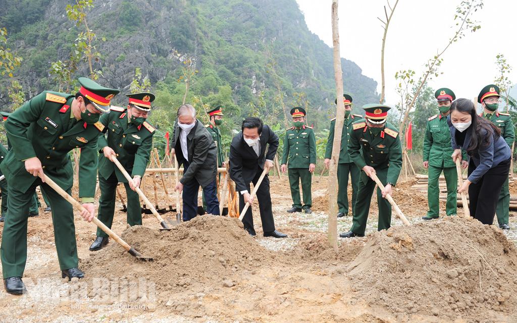 Military Region 3 launches tree-planting festival in Ninh Binh