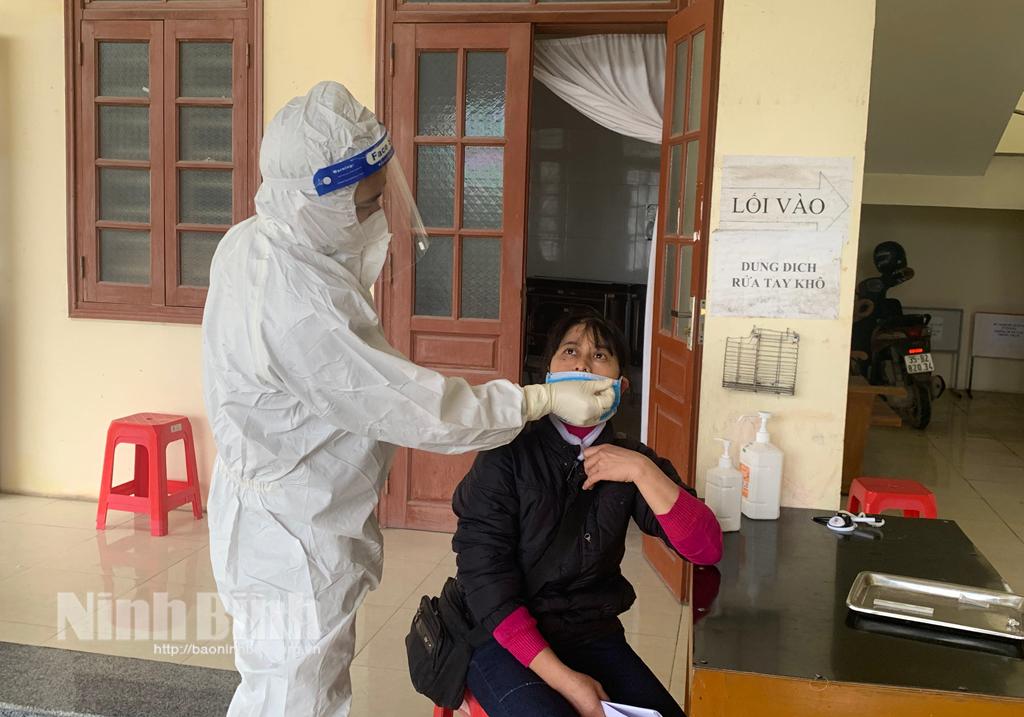 Số ca bệnh mới ngày 13/2 giảm 300 ca so với hôm qua