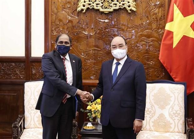 President Nguyen Xuan Phuc receives ambassadors of Singapore, Egypt