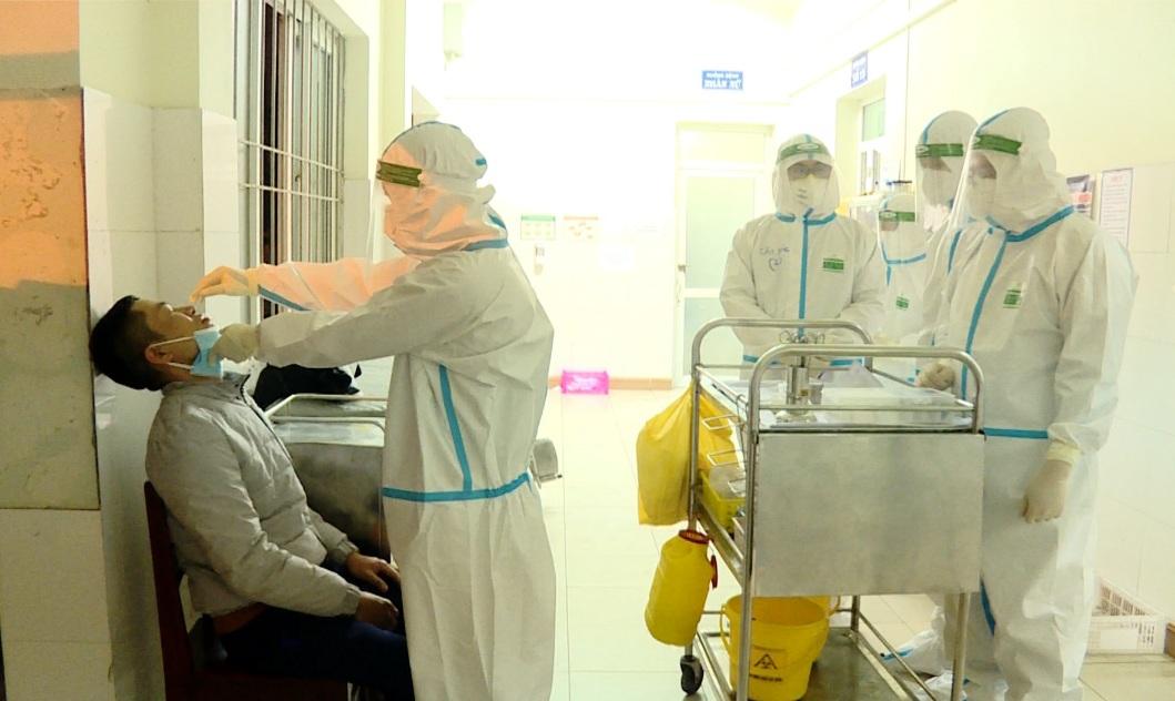 Số ca bệnh COVID-19 mới ngày 19/2 tăng 378 ca