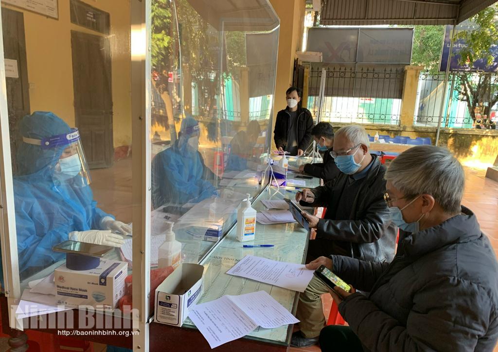 Y tế cơ sở, nỗ lực lớn trong "cuộc chiến" phòng dịch COVID-19