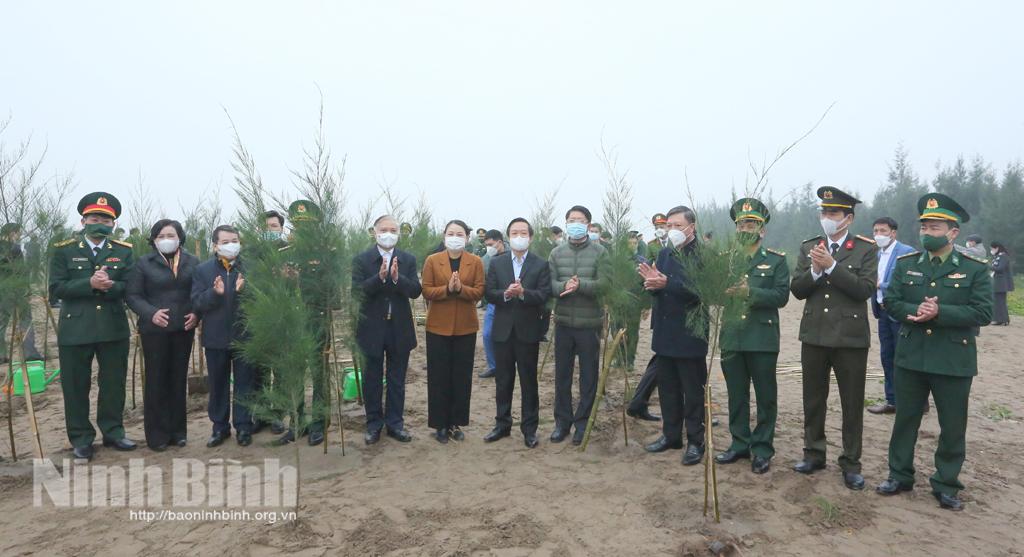 Provincial's leaders joint tree planting festival in localities