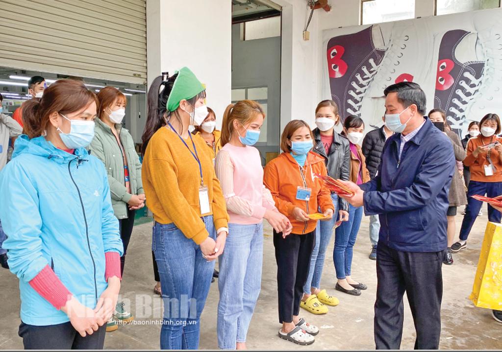 Công nhân trở lại làm việc sau Tết - Tin tưởng và kỳ vọng