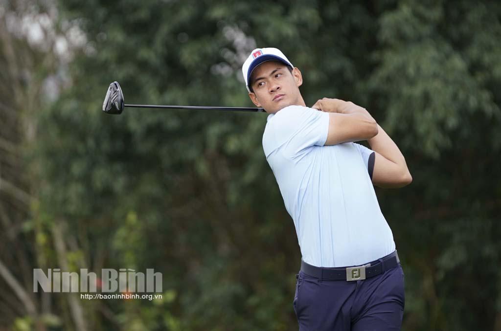Các golfer trẻ tỏa sáng ở ngày thi đấu thứ 3 giải Golf Lexus Challenge 2022