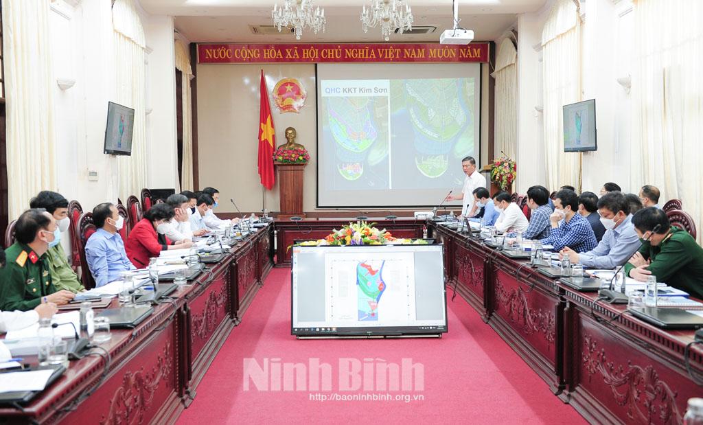 Hội nghị nghe báo cáo quy hoạch chung xây dựng khu vực đê Bình Minh II đến Cồn Nổi, huyện Kim Sơn